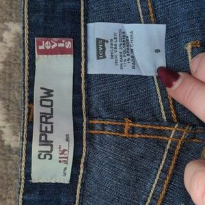 Levi's super low stretch denim capris size 9 NWT